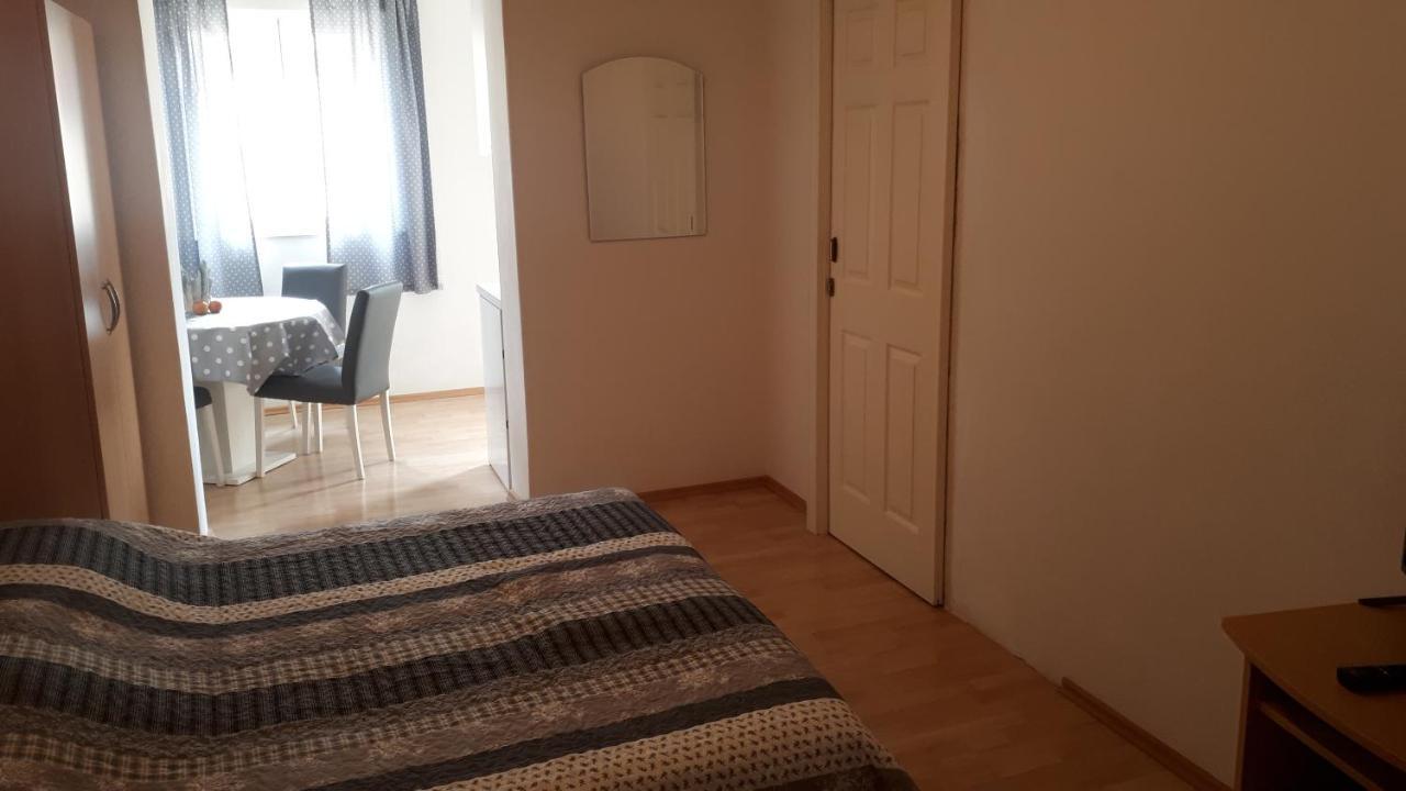 Apartmani Riba มาคาร์สกา ภายนอก รูปภาพ