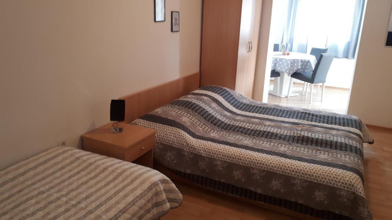 Apartmani Riba มาคาร์สกา ภายนอก รูปภาพ