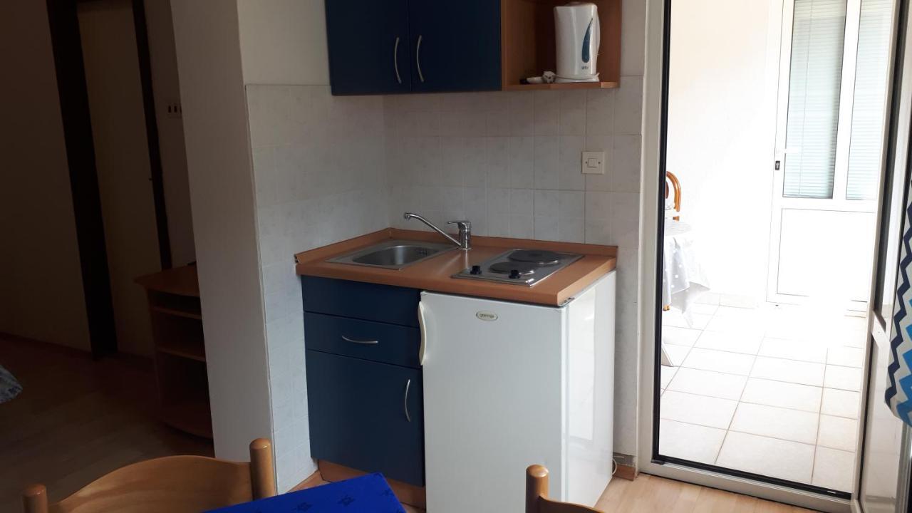 Apartmani Riba มาคาร์สกา ภายนอก รูปภาพ